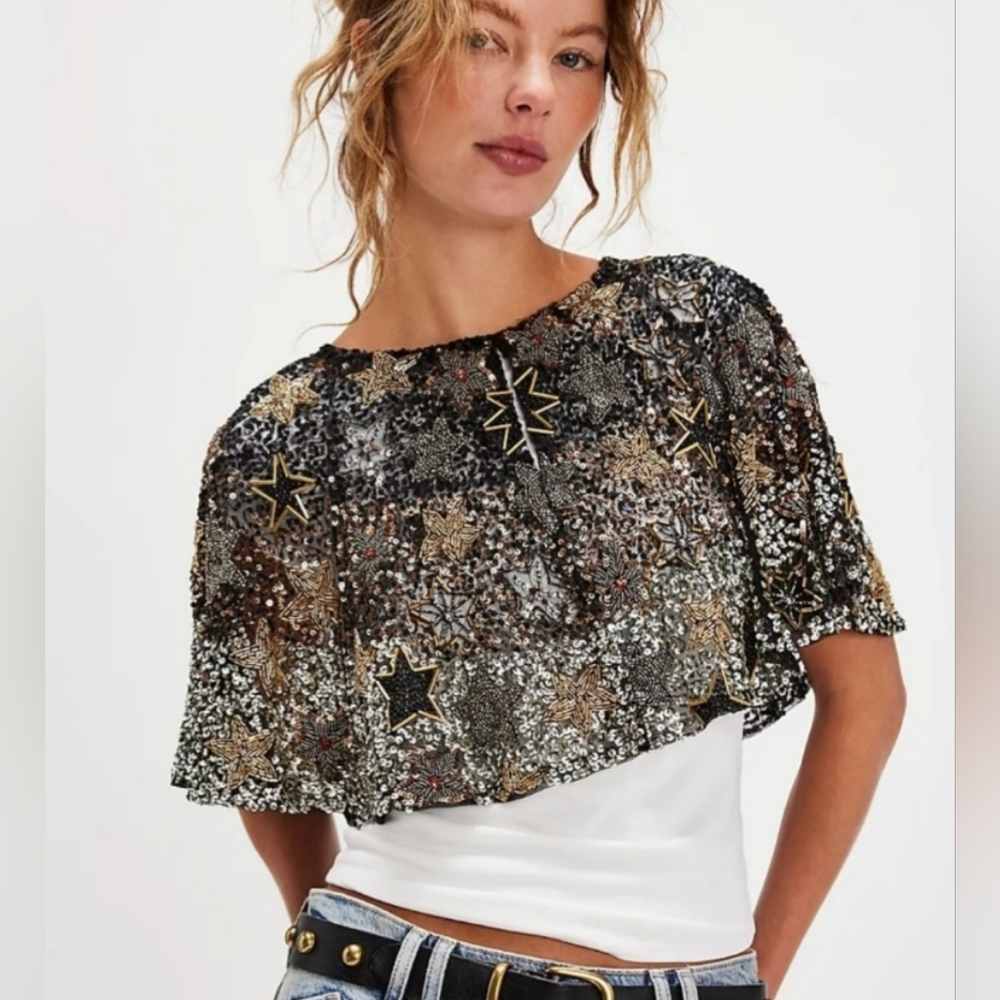 - NWT FREE PEOPLE STAR of the Show Cape
